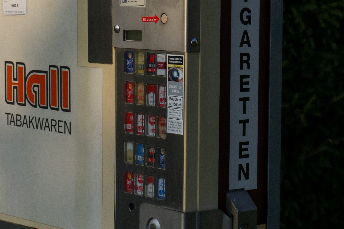 Zigarettenautomat gestohlen - Polizei sucht Zeugen 